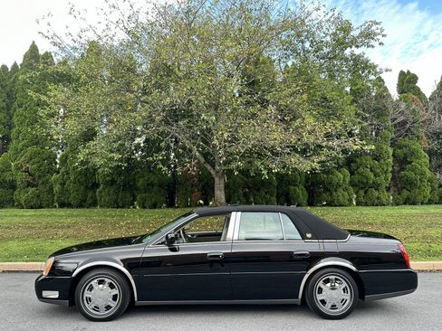 Used 2005 Cadillac De Ville w/ Limited Edition Package FWD image 48
