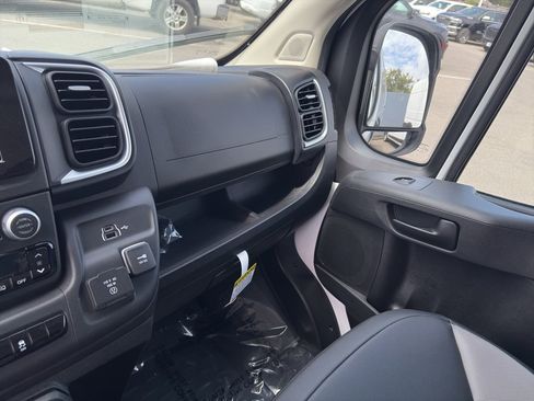 New 2025 RAM ProMaster 2500 w/ Quick Order Package 22G SLT image 38