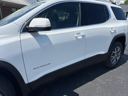 Used 2023 GMC Acadia SLT w/ Preferred Package FWD image 13