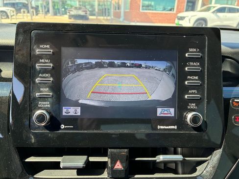 Used 2022 Toyota Camry SE w/ Convenience Package image 7