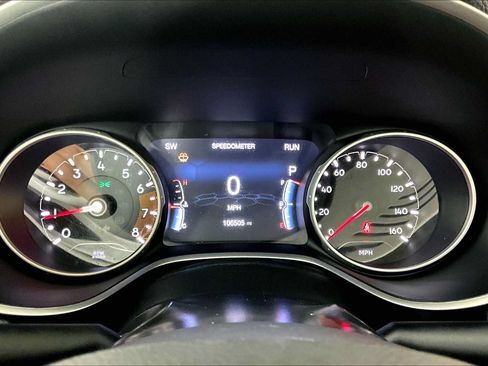 Used 2018 Jeep Compass Latitude w/ Popular Equipment Group FWD image 24