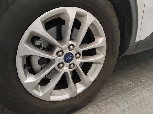 Used 2020 Ford Escape SE FWD image 31