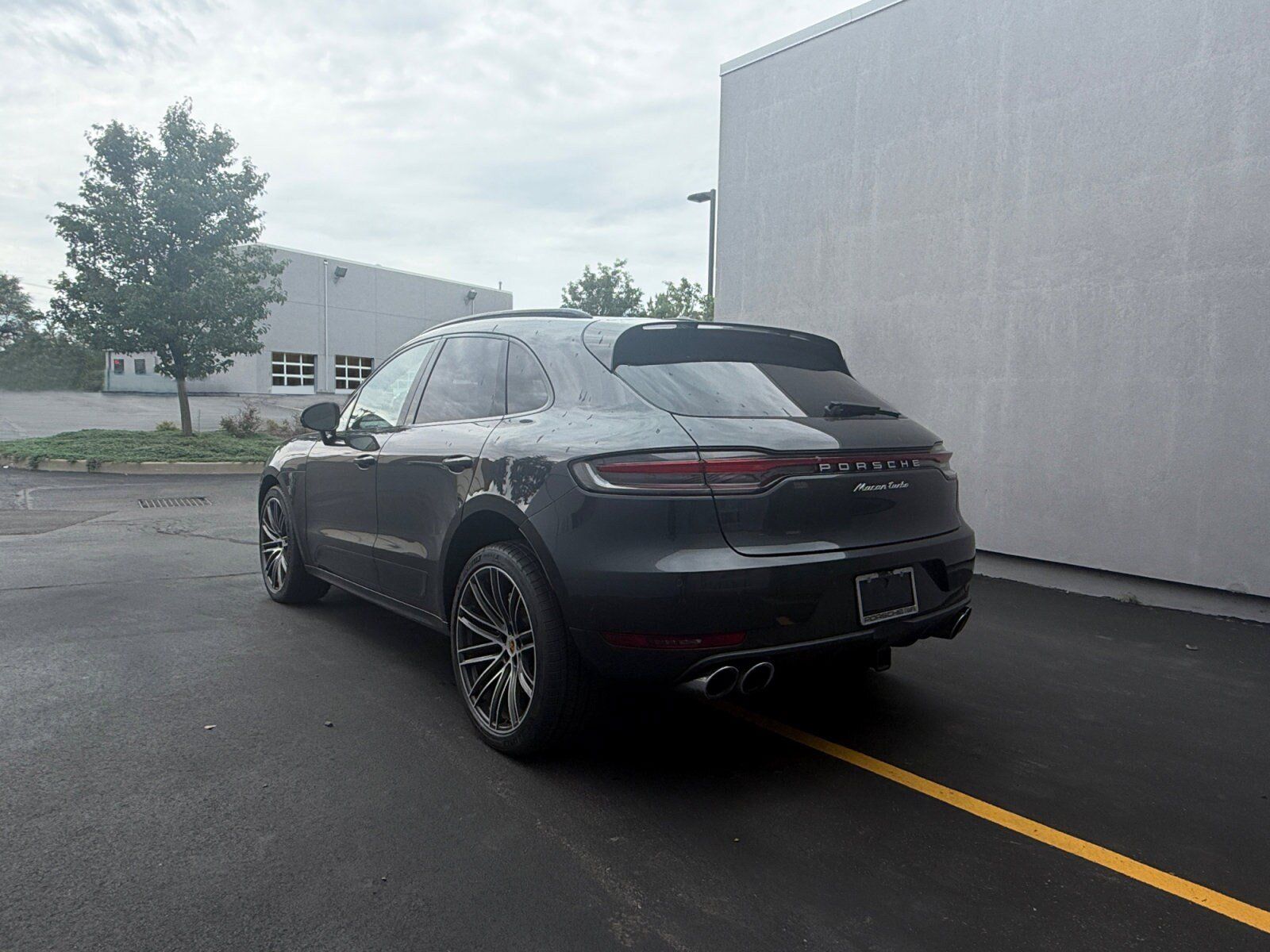 Used 2020 Porsche Macan Turbo AWD/4WD image 3
