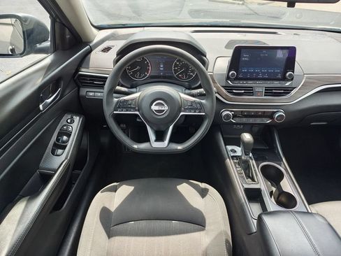 Used 2024 Nissan Altima 2.5 SV FWD image 29