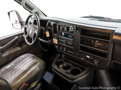 Used 2022 GMC Savana 3500 w/ Power Convenience Package RWD image 19