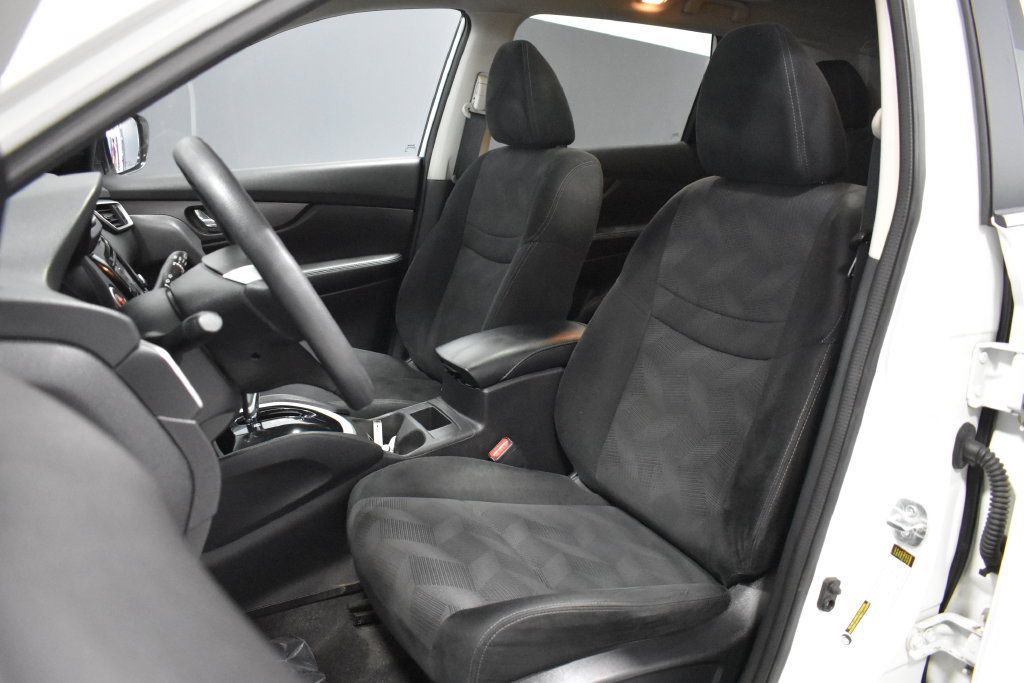 Used 2014 Nissan Rogue SV w/ SV Premium Package FWD image 5