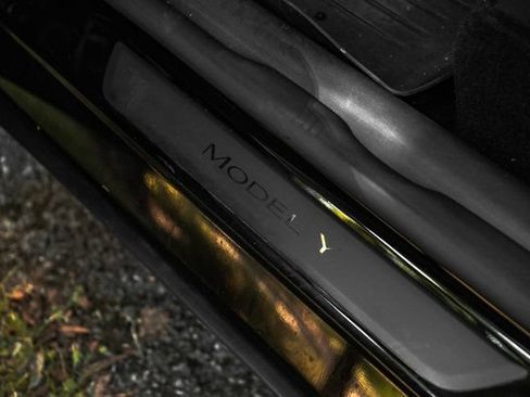 Used 2023 Tesla Model Y AWD image 22