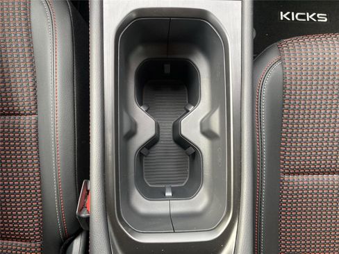 New 2026 Nissan Kicks SR image 12