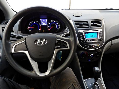Used 2014 Hyundai Accent GS FWD image 16