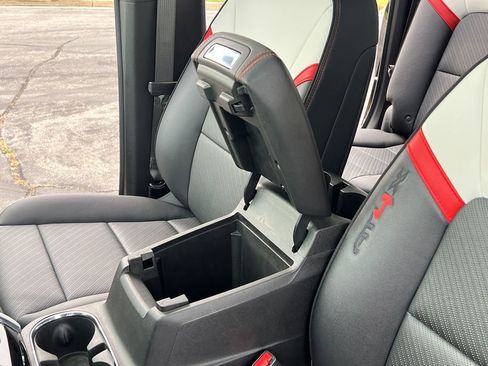 Used 2023 GMC Canyon AT4X image 20