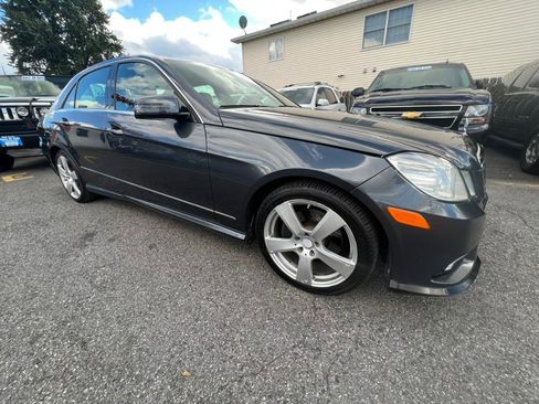 Used 2011 Mercedes-Benz E 350 4MATIC Sedan image 3