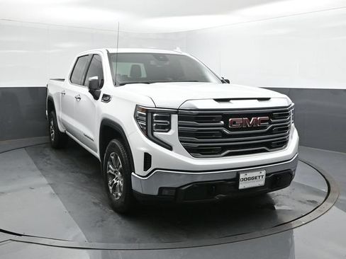 Used 2025 GMC Sierra 1500 SLT RWD image 17