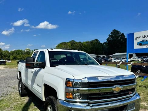 Used 2019 Chevrolet Silverado 2500 LT w/ Z71 Package, Off-Road AWD/4WD image 2