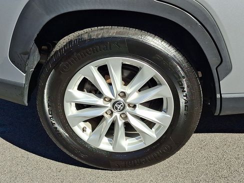 Used 2023 Toyota Corolla Cross LE AWD/4WD image 8