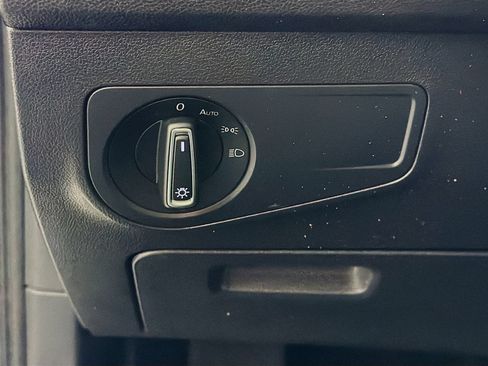 Used 2019 Volkswagen Tiguan SE AWD/4WD image 11