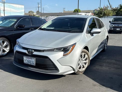Used 2025 Toyota Corolla LE FWD image 3