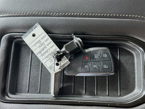 Used 2021 Chevrolet Suburban High Country w/ Premium Package image 36