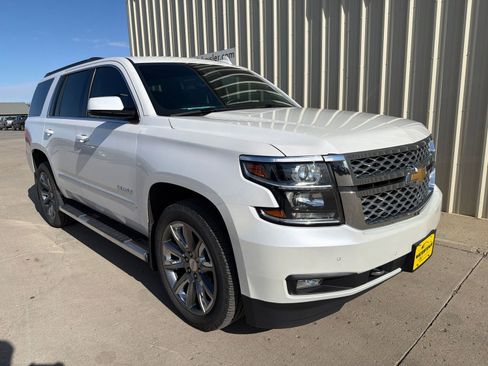 Used 2018 Chevrolet Tahoe LT w/ LT Signature Package AWD/4WD image 2