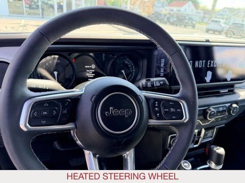 Certified 2025 Jeep Wrangler Unlimited Sahara w/ Safety Group AWD/4WD image 18