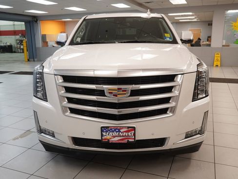 Used 2019 Cadillac Escalade ESV Luxury image 18