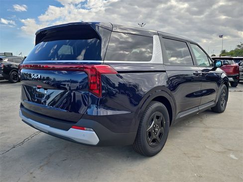 New 2026 Kia Carnival image 8