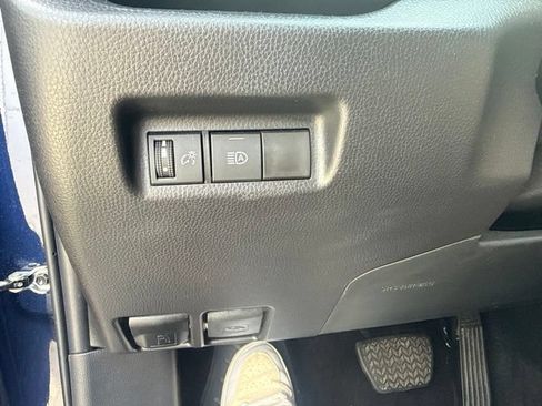 Used 2025 Toyota RAV4 XLE AWD/4WD image 24