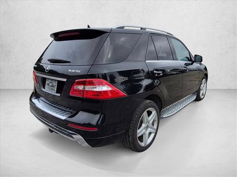 Used 2014 Mercedes-Benz ML 350 BlueTEC 4MATIC image 5