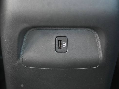 Used 2025 Nissan Sentra SV FWD image 33