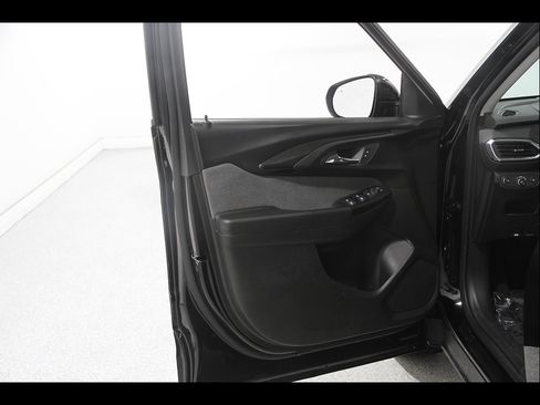 Used 2023 Chevrolet TrailBlazer LT w/ Convenience Package AWD/4WD image 4
