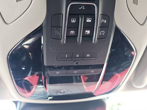 Used 2017 Maserati Levante S image 37