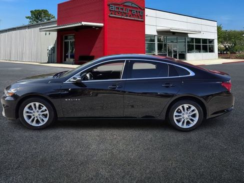 Used 2016 Chevrolet Malibu LT image 2