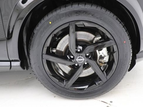 Used 2024 Nissan Ariya AWD image 10