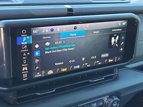 New 2025 Jeep Gladiator Mojave image 13