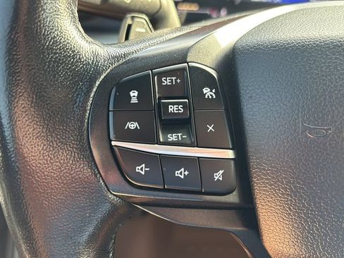Used 2020 Ford Explorer XLT w/ Equipment Group 202A AWD/4WD image 18