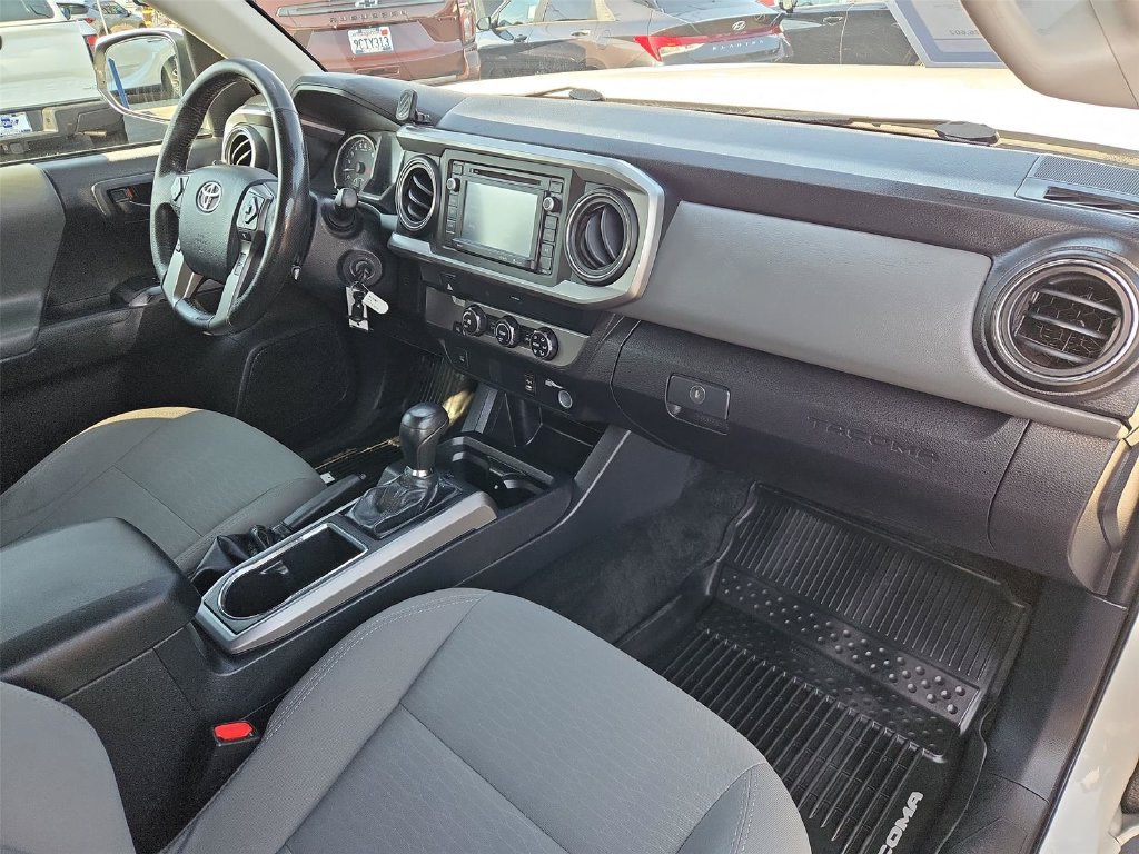 Used 2019 Toyota Tacoma SR5 RWD image 18