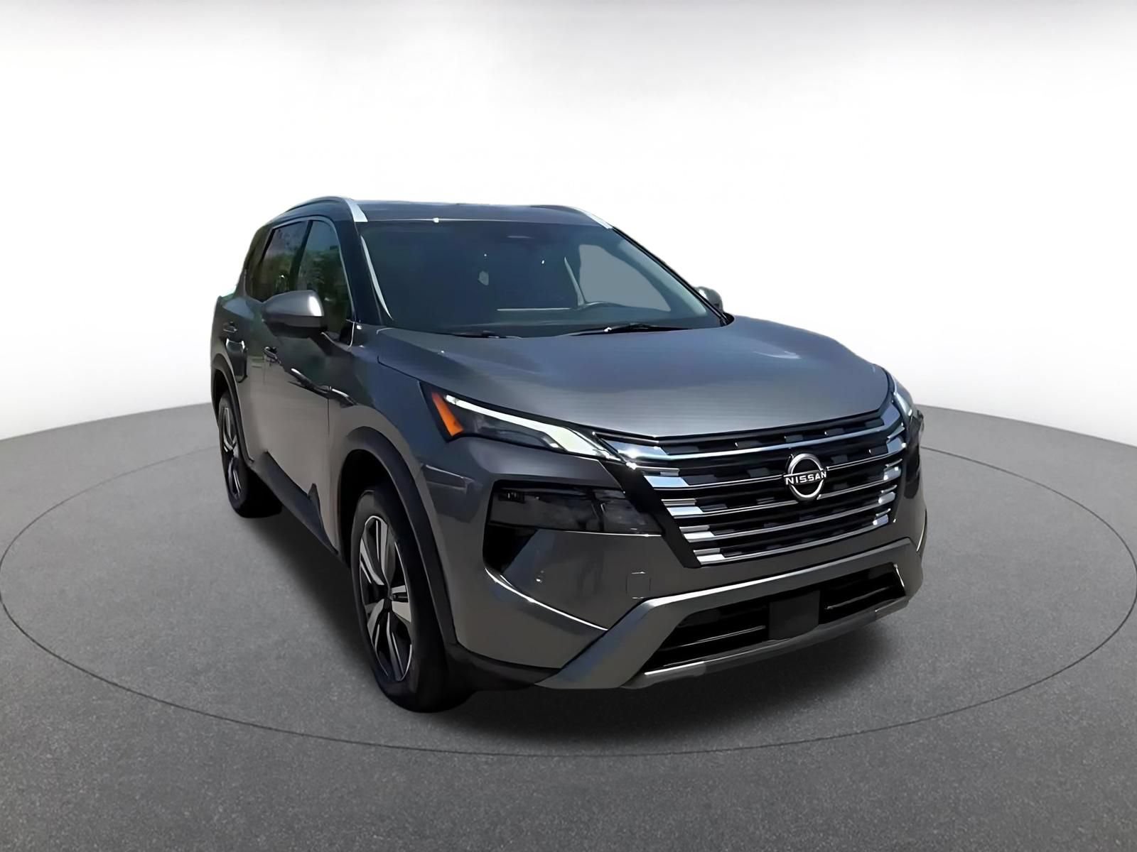 Used 2026 Nissan Rogue SL FWD image 3