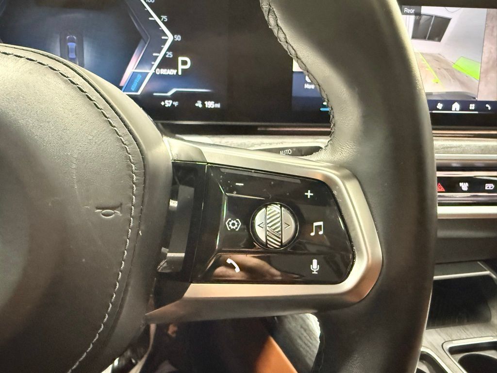 Used 2023 BMW i7 xDrive60 AWD/4WD image 24