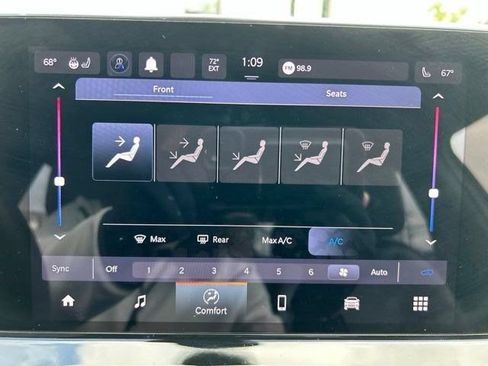 Used 2023 Jeep Compass Latitude w/ Convenience Group AWD/4WD image 24