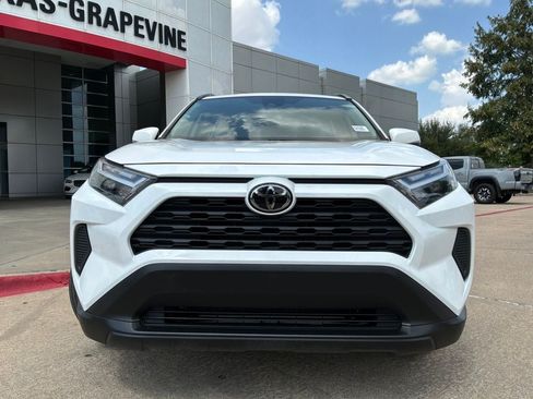 Used 2023 Toyota RAV4 XLE FWD image 3
