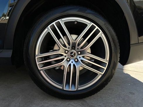 Certified 2025 Mercedes-Benz GLS 450 4MATIC image 23