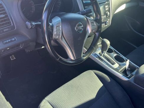 Used 2014 Nissan Altima 2.5 SV w/ Convenience Package FWD image 16