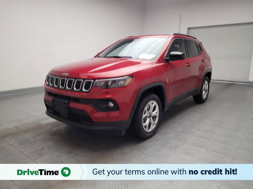 Used 2025 Jeep Compass Latitude w/ Sun & Sound Group AWD/4WD image 1