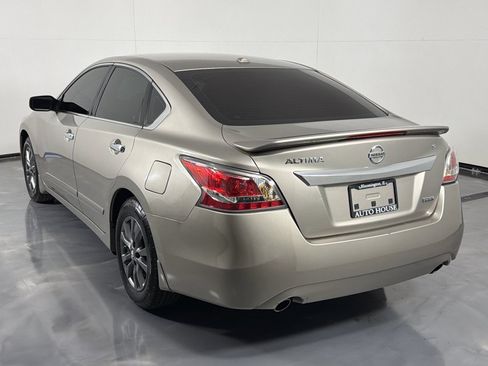 Used 2015 Nissan Altima 2.5 S w/ Special Edition Package FWD image 5