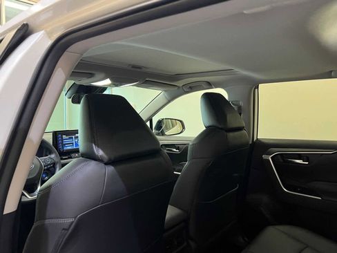 Certified 2022 Toyota RAV4 XLE Premium image 14