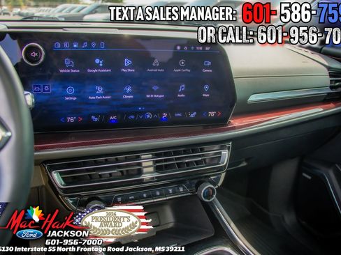 Used 2024 Chevrolet Traverse Z71 w/ Enhanced Driving Package image 18