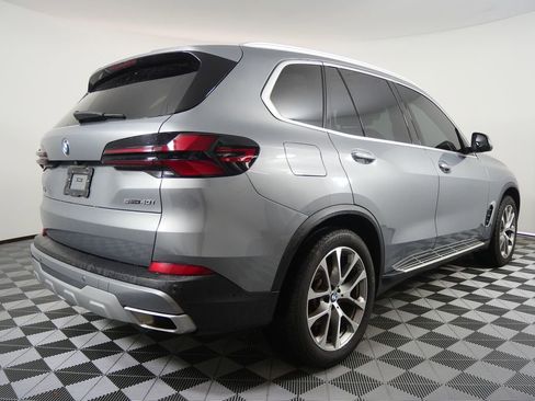 Certified 2025 BMW X5 sDrive40i RWD image 3