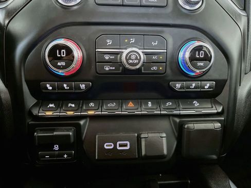Used 2021 GMC Sierra 1500 AT4 w/ AT4 Premium Package AWD/4WD image 16