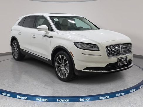 Used 2023 Lincoln Nautilus Reserve FWD image 4