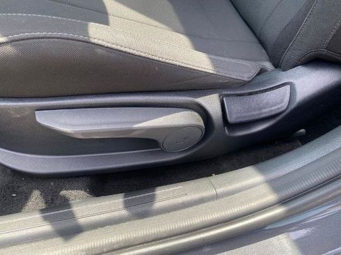 Used 2025 Hyundai Elantra SEL FWD image 15