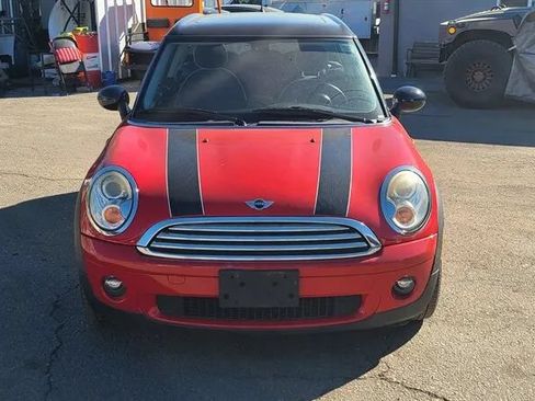 Used 2009 MINI Cooper Clubman Hardtop FWD image 2